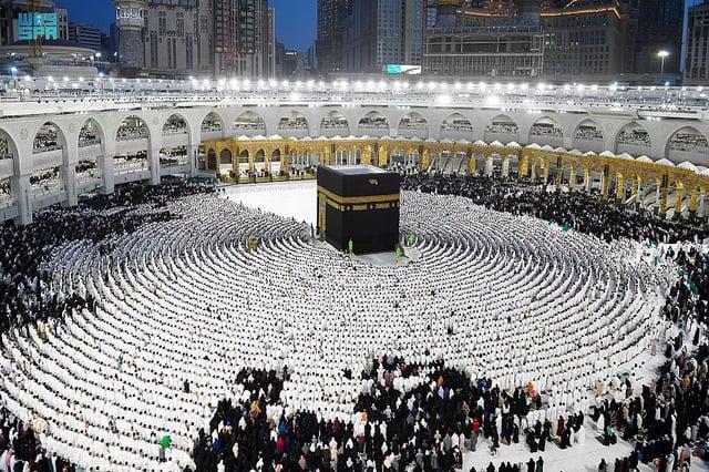 https://preview.redd.it/1-million-pilgrims-at-masjid-al-haram-in-makkah-tonight-v0-8egobmi8mbta1.jpg?width=640&crop=smart&auto=webp&s=816be2ea95462fa113672f9405fc68290443b7e0